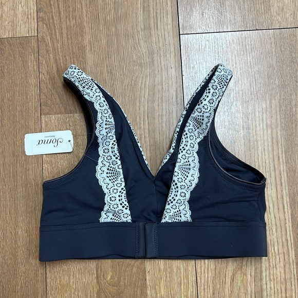 Soma “Embraceable Wireless” unlined geo lace in gray ink/ ivory foil - Picture 7 of 8